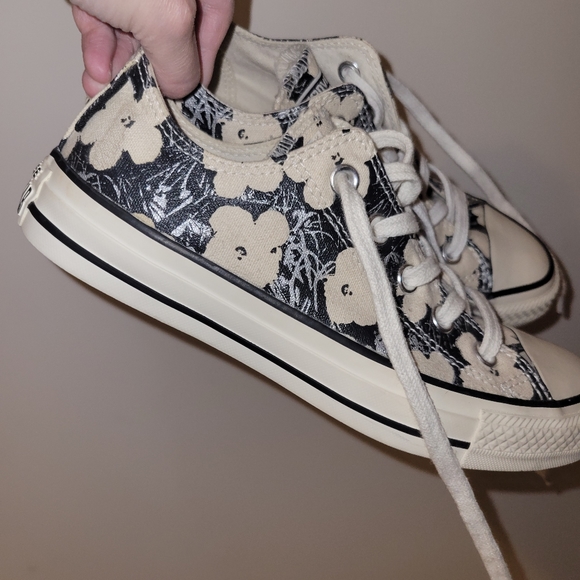 Converse x Andy Warhol Limited Edition, Flowers BW, women's size 6. Gently worn. - Picture 7 of 7